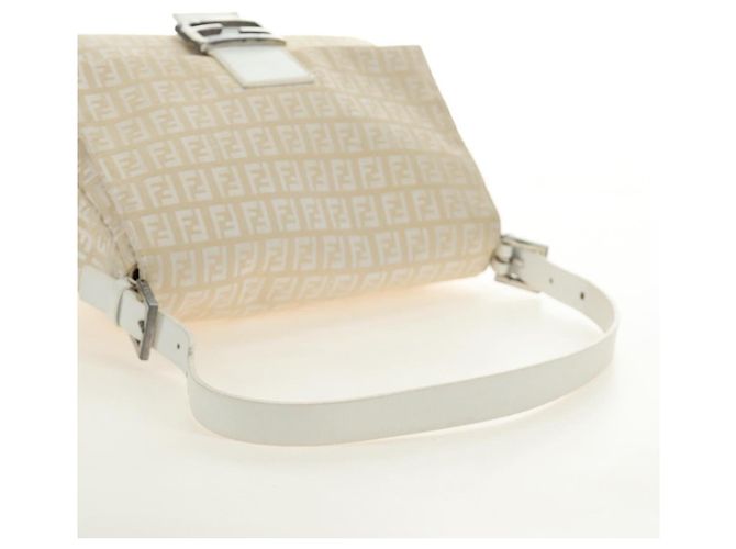 Borsa a tracolla FENDI Zucchino Canvas Mamma Baguette Bianco Argento Auth 186466V - vista 7