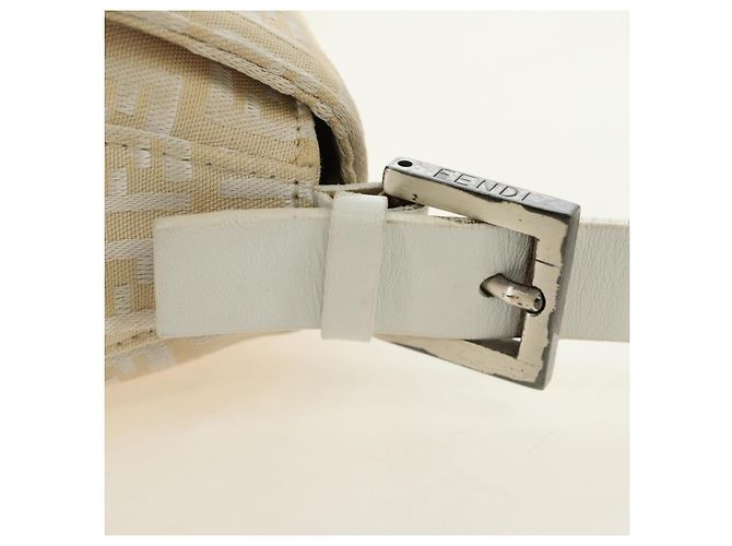 Borsa a tracolla FENDI Zucchino Canvas Mamma Baguette Bianco Argento Auth 186466V - vista 9