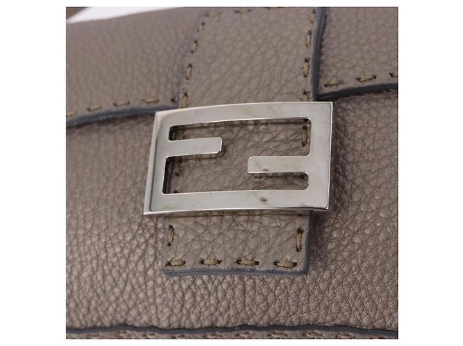 FENDI Celeria Mamma Baguette Schultertasche aus Leder Grau 8BR101 Auth 187996SAM Braun - Ansicht 15