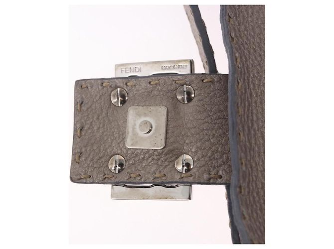 FENDI Celeria Mamma Baguette Schultertasche aus Leder Grau 8BR101 Auth 187996SAM Braun - Ansicht 16