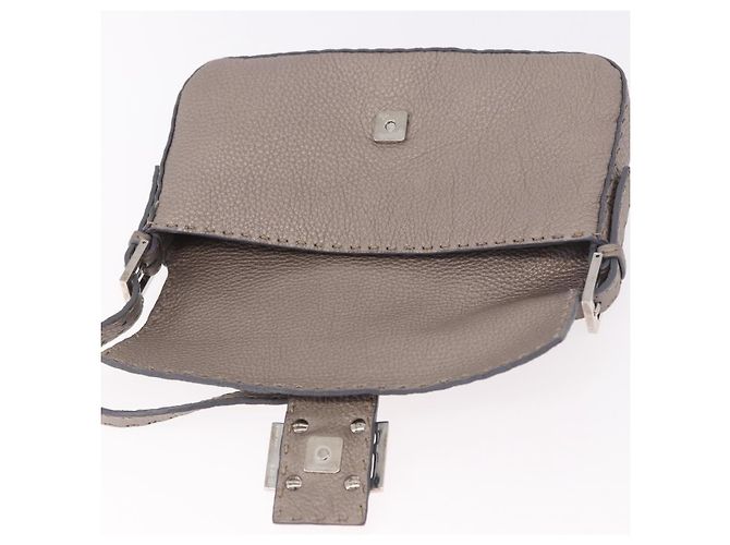 FENDI Celeria Mamma Baguette Schultertasche aus Leder Grau 8BR101 Auth 187996SAM Braun - Ansicht 17