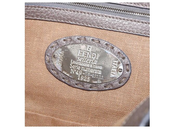 FENDI Celeria Mamma Baguette Schultertasche aus Leder Grau 8BR101 Auth 187996SAM Braun - Ansicht 18
