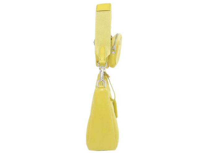 Borsa a tracolla Prada in pelle di vitello Giallo - vista 2