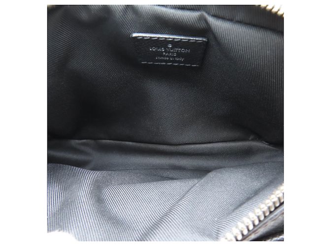 Sac banane Louis Vuitton Monogram Eclipse Monogramme - vue 4