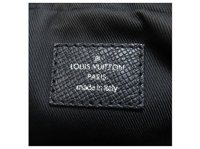 Sac banane Louis Vuitton Monogram Eclipse Monogramme - vue 5