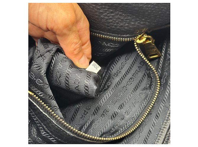 Tote Prada Tasche aus schwarzem Leder - Ansicht 12