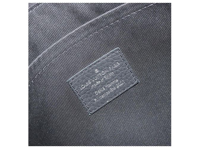Louis Vuitton LV Friends A4 Estampado Monogram em Couro Taurillon Preto - vista 6