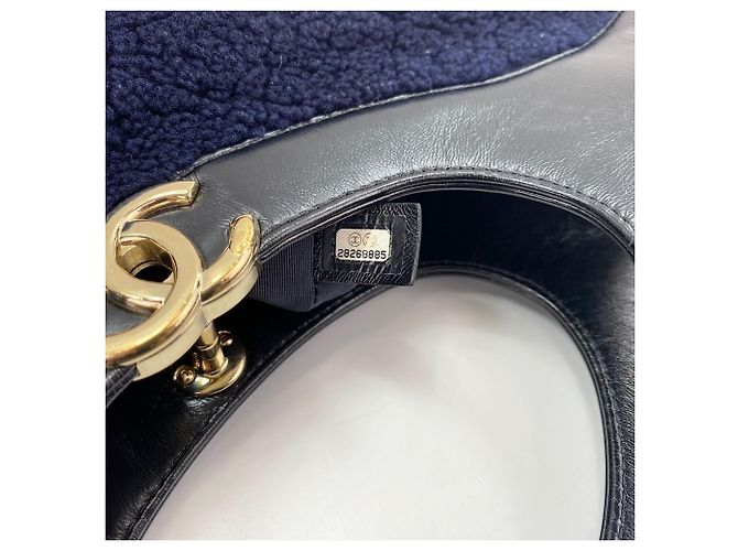 Borsa a tracolla CHANEL 31 Chanel blu navy - vista 13