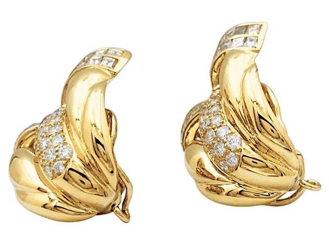Autre Marque Orecchini "Tulipano" in oro giallo e diamanti. - vista 3