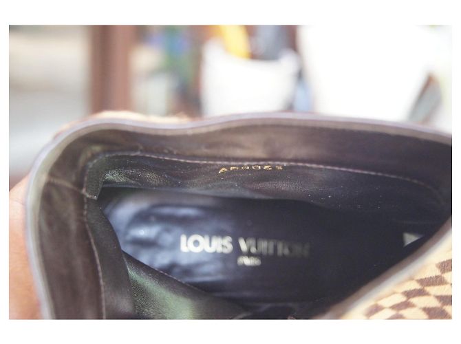 Louis Vuitton Stivaletti Damier Azur in pelle e pony Marrone - vista 11