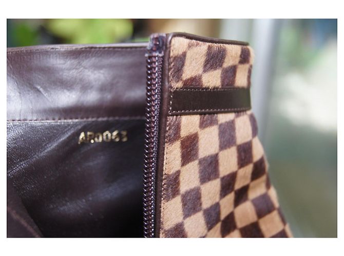 Louis Vuitton Stivaletti Damier Azur in pelle e pony Marrone - vista 12
