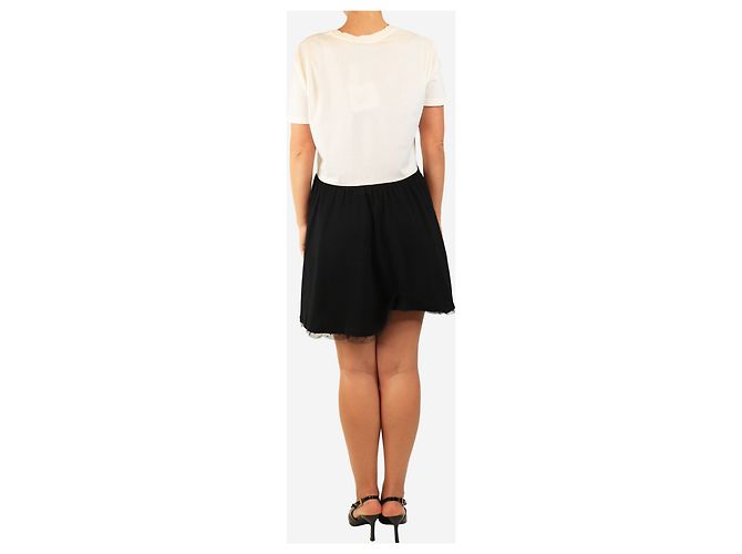 Red Valentino Besticktes T-Shirt-Kleid in Weiß und Schwarz - Größe M - Ansicht 2