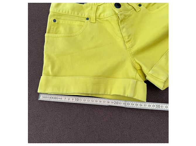 Gucci Short de denim amarillo - vista 9