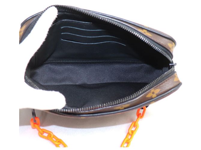 Clutch Pochette Volga Louis Vuitton Marrone - vista 4