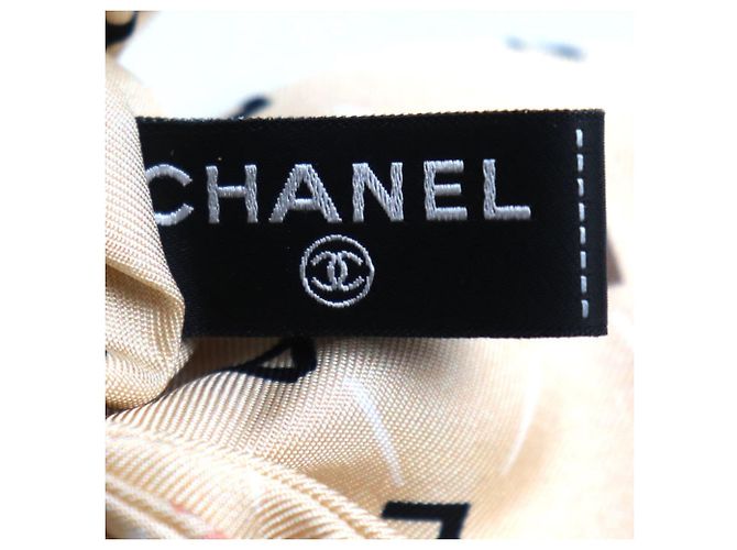 Chanel Seiden-Scrunchie mit Coco Mark Logo Beige - Ansicht 4