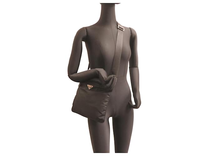 Borsa a tracolla in nylon nero Prada - vista 9