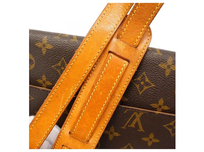 Borsa a Spalla Louis Vuitton Monogram Gibeciere MM Marrone - vista 10
