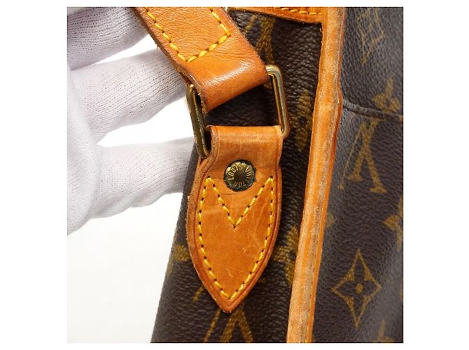 Borsa a Spalla Louis Vuitton Monogram Gibeciere MM Marrone - vista 9