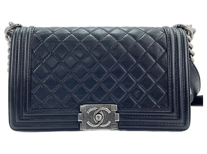 Borsa a tracolla Chanel Boy Medium in nero - vista 2