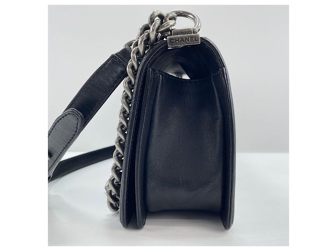 Borsa a tracolla Chanel Boy Medium in nero - vista 5