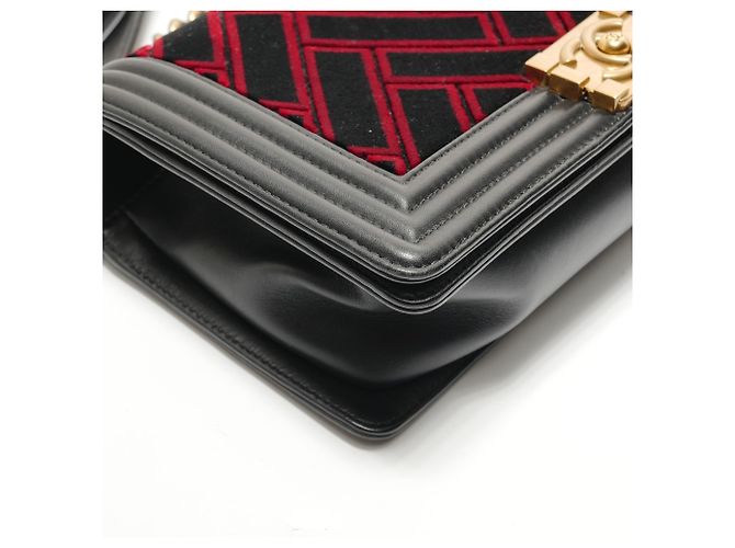 Borsa a tracolla Chanel Boy in velluto Nero - vista 5