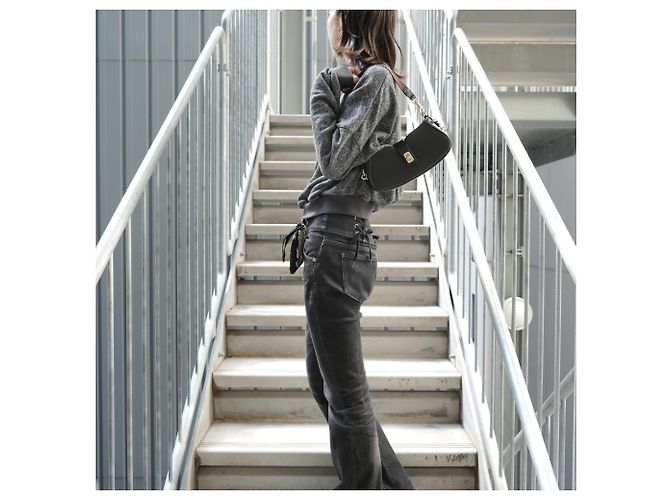Borsa a tracolla in pelle Gucci Moonside Nero - vista 12