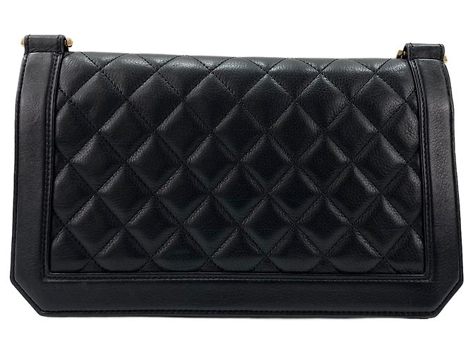 Borsa a tracolla Chanel Matelassé 25 in nero - vista 3