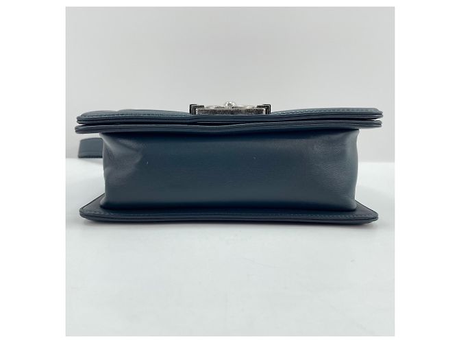 Bolso de hombro Chanel Boy Small en azul - vista 7