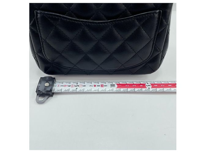 Borsa a tracolla Chanel Mini Matelassé in nero - vista 4