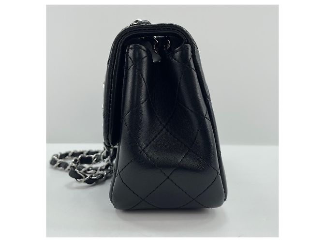 Borsa a tracolla Chanel Mini Matelassé in nero - vista 5