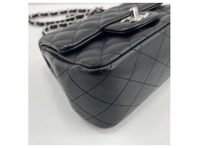 Borsa a tracolla Chanel Mini Matelassé in nero - vista 8