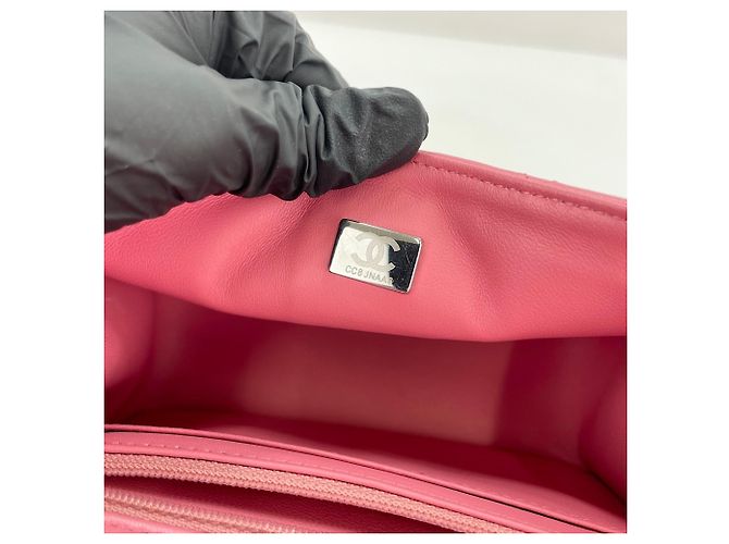Chanel Mini Matelassé Schultertasche - Ansicht 15