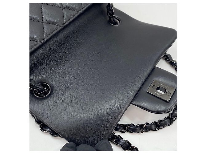 Borsa a Spalla Chanel Mini Matelassé Nero - vista 11
