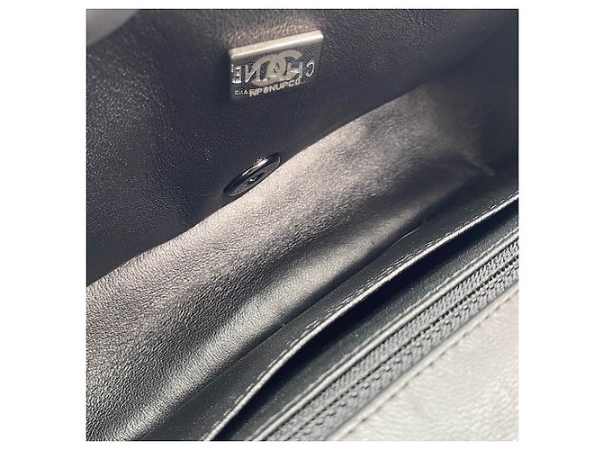 Borsa a Spalla Chanel Mini Matelassé Nero - vista 12