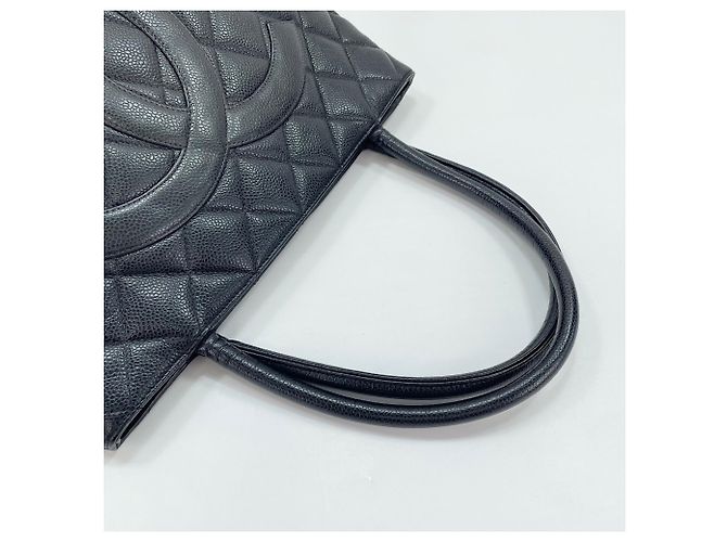 Borsa Tote Chanel Reissue in nero - vista 10