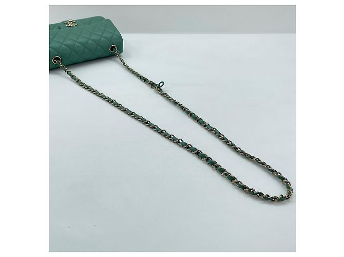 Chanel Mini Matelassé Schultertasche in Grün - Ansicht 11
