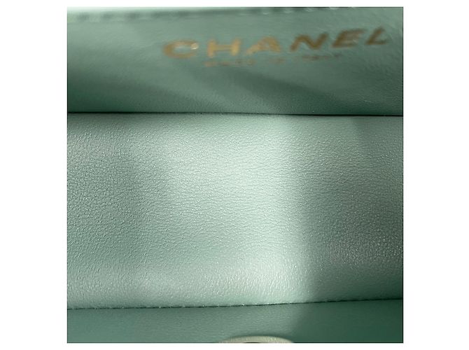 Chanel Mini Matelassé Schultertasche in Grün - Ansicht 13