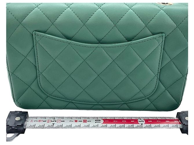 Chanel Mini Matelassé Schultertasche in Grün - Ansicht 4