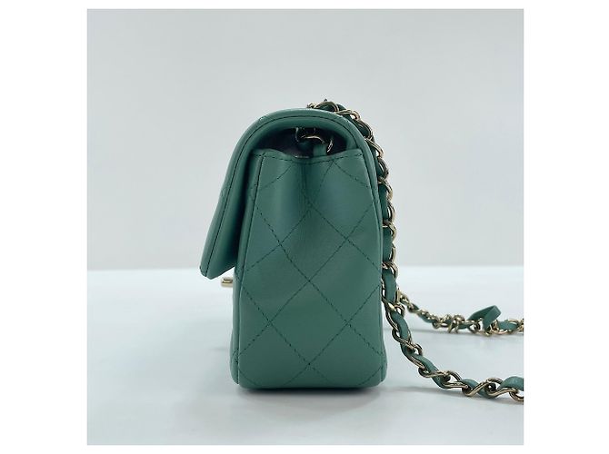 Chanel Mini Matelassé Schultertasche in Grün - Ansicht 6