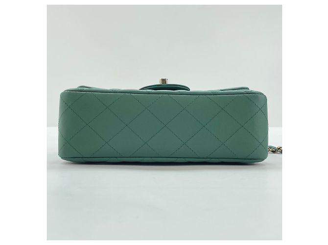 Chanel Mini Matelassé Schultertasche in Grün - Ansicht 7