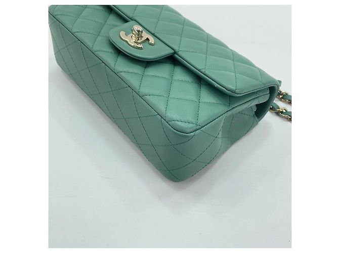 Chanel Mini Matelassé Schultertasche in Grün - Ansicht 9
