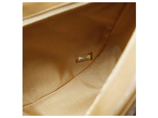Timeless Borsa a Spalla Chanel Matelassé Caviar Beige - vista 10