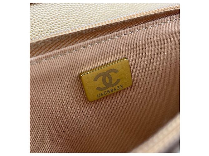 Borsa a Spalla Chanel Matelassé in Beige - vista 13