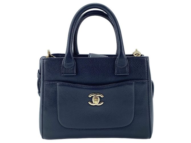 Chanel Neo Executive Handtasche in Schwarz - Ansicht 2