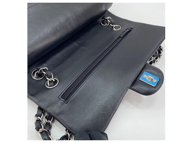 Borsa a tracolla Chanel Matelassé 25 Nero - vista 11
