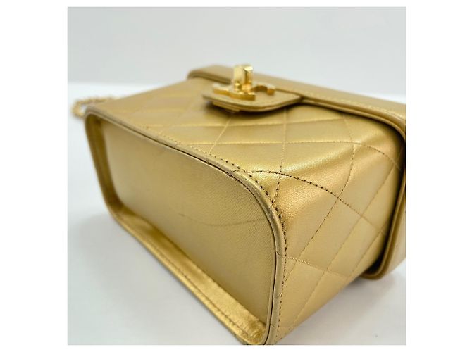Borsa a Spalla Chanel Matelassé in Oro D'oro - vista 9