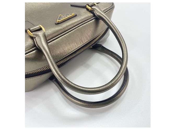 Borsa a mano Prada Saffiano in Gold D'oro - vista 10