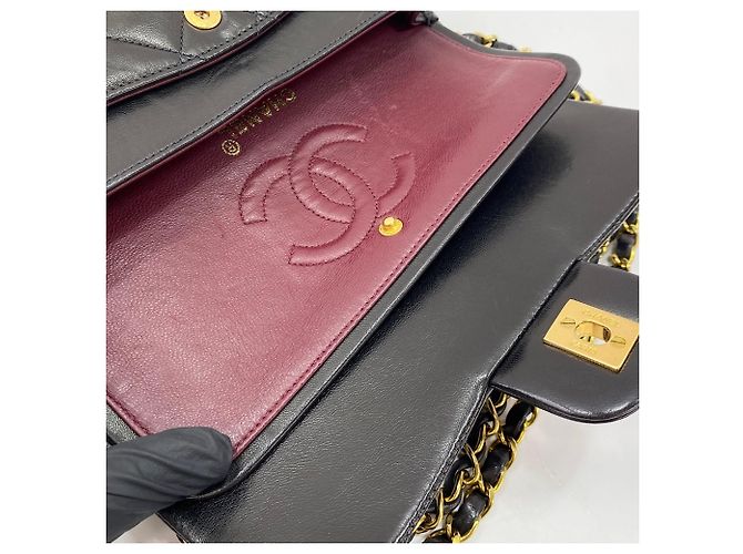 Borsa a tracolla Chanel Matelassé 23 Nero - vista 12