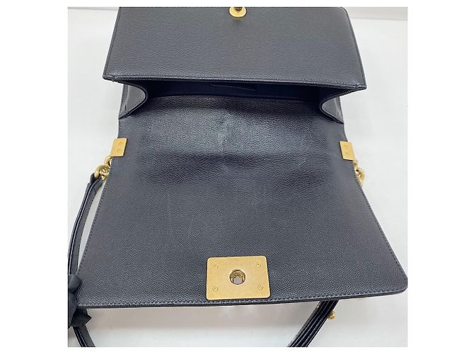 Borsa a tracolla Chanel Boy 25 in nero - vista 12