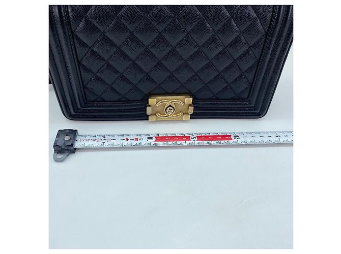 Borsa a tracolla Chanel Boy 25 in nero - vista 4